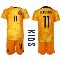 Camiseta Países Bajos Steven Berghuis #11 Primera Equipación Replica Mundial 2022 para niños mangas cortas (+ Pantalones cortos)